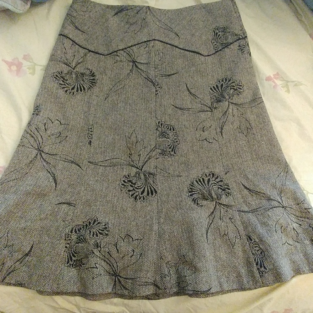 H&M Gray Floral Midi Skirt